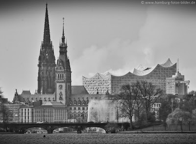 Hamburger Bauwerke: Rathaus / Elbphilharmonie / St.Nikolai Hamburger Bauwerke: Rathaus, Elbphilharmonie und St.Nikolai auf einem Bild