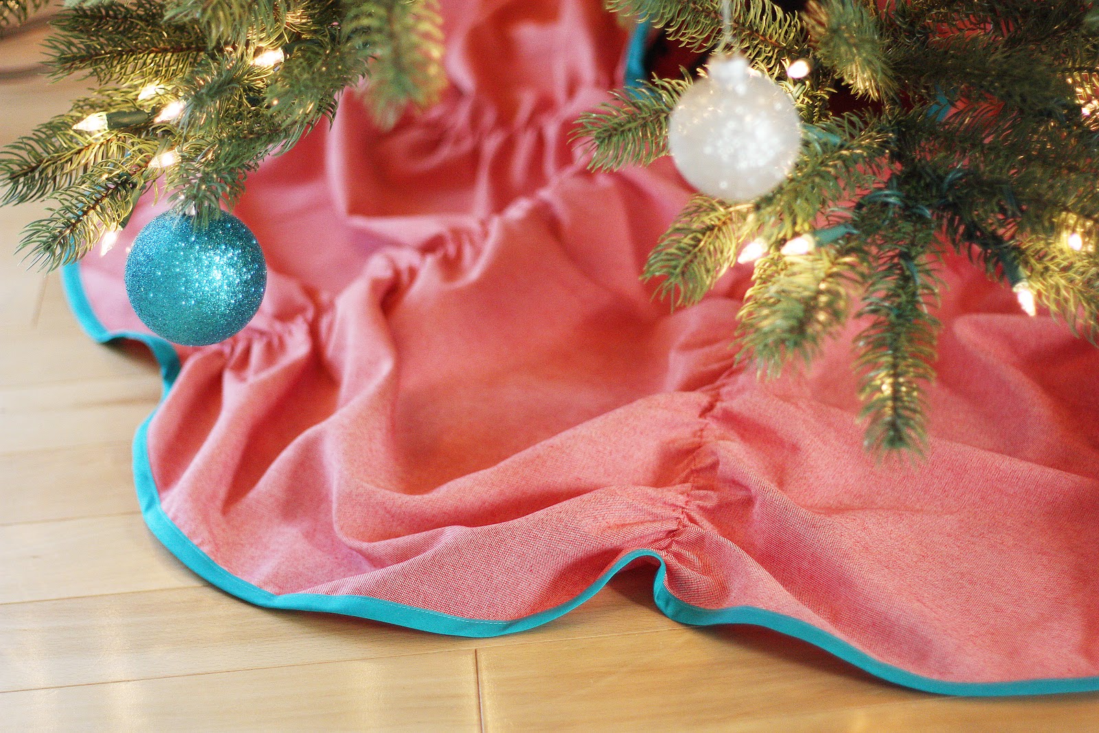 Easy Ruched Christmas Tree Skirt Tutorial Sew Much Ado