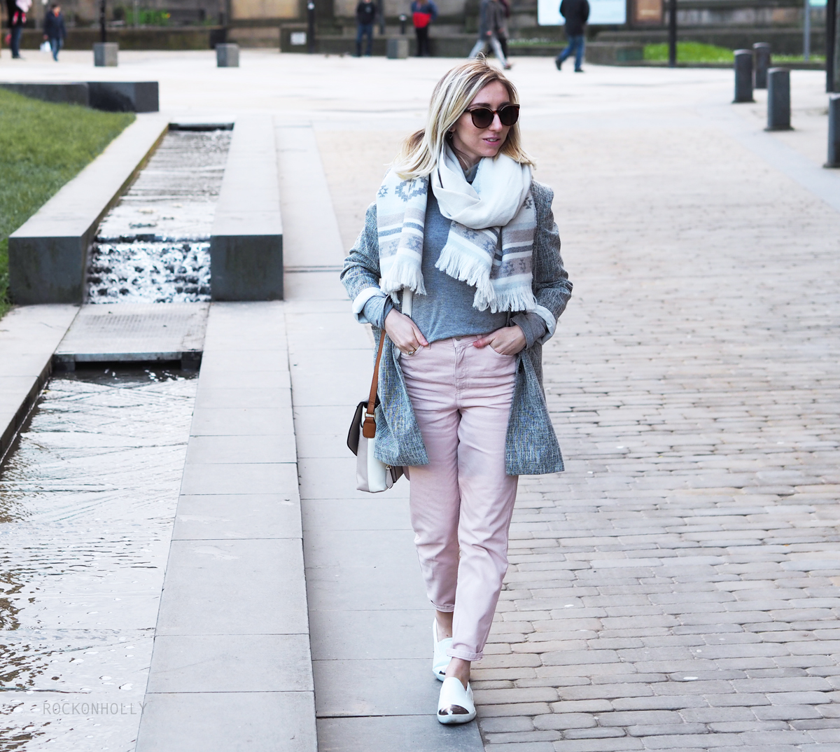Pink Topshop Mom Jeans on the Rock On Holly Fashion Blog