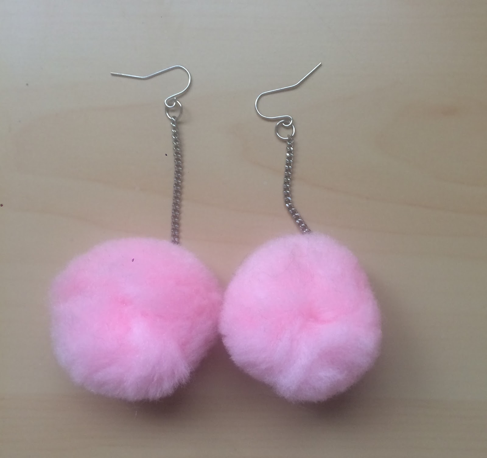 Pom Pom Earrings DIY Lithium Magazine