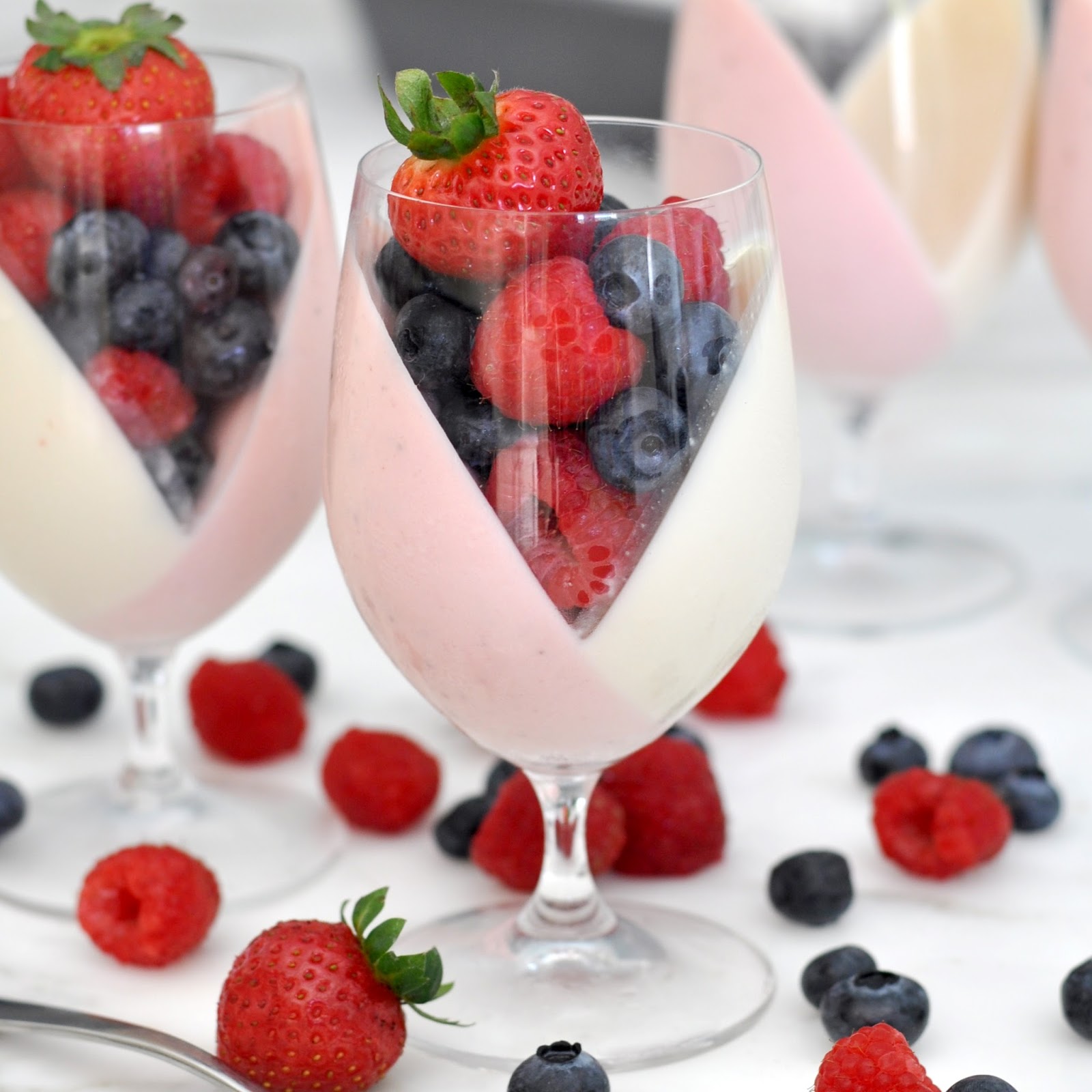 Cooking with Manuela: Strawberry and Cream Panna Cotta Fruit Cups