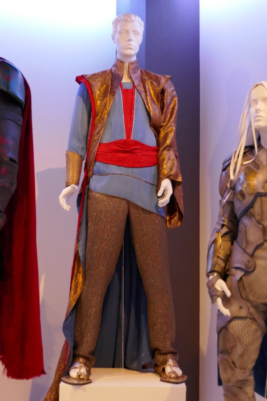 Jeff Goldblum Thor: Ragnarok Grandmaster costume Jeff Goldblum Thor Ragnarok Grandmaster costume