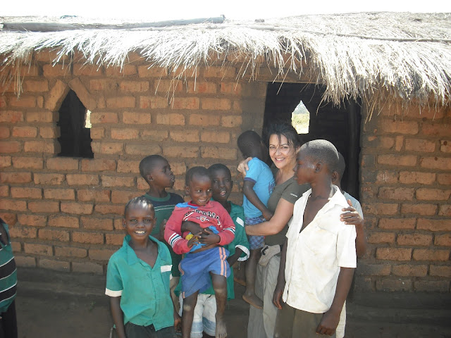 Sabíamos a los que nos arriesgábamos Bitrix-Malawi 2013 - Sabíamos a los que nos arriesgábamos - Beatriz Tello