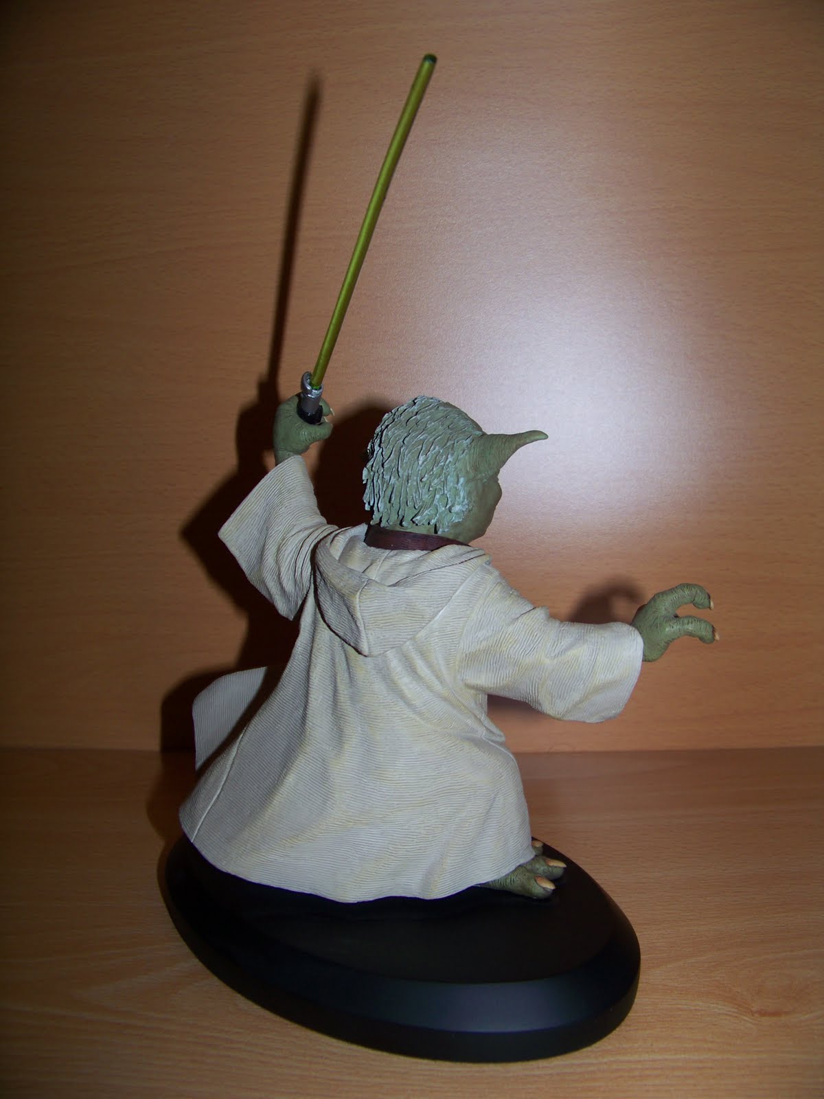 amidala's world Série de Statues de YODA dans STAR WARS par Attakus