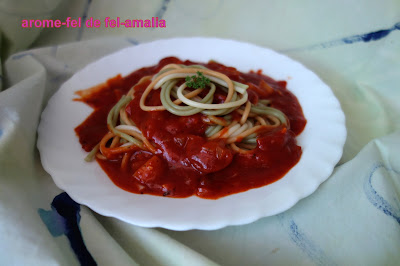 SOS ARRABBIATA CU MUGURI DE BAMBUS SI SALAM CHORIZO