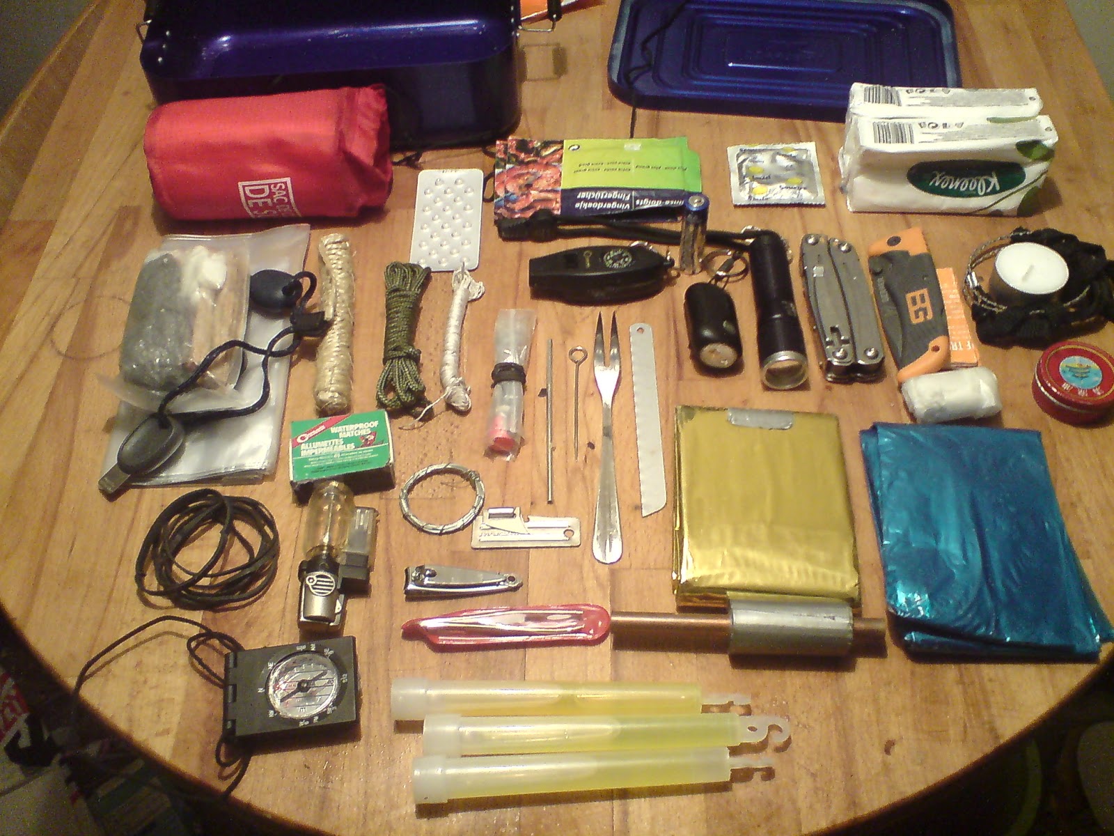 Kit De Survie UTG Advanced - Sac D'évacuation 48h + Kit Médical Voiture - Préparation SHTF
