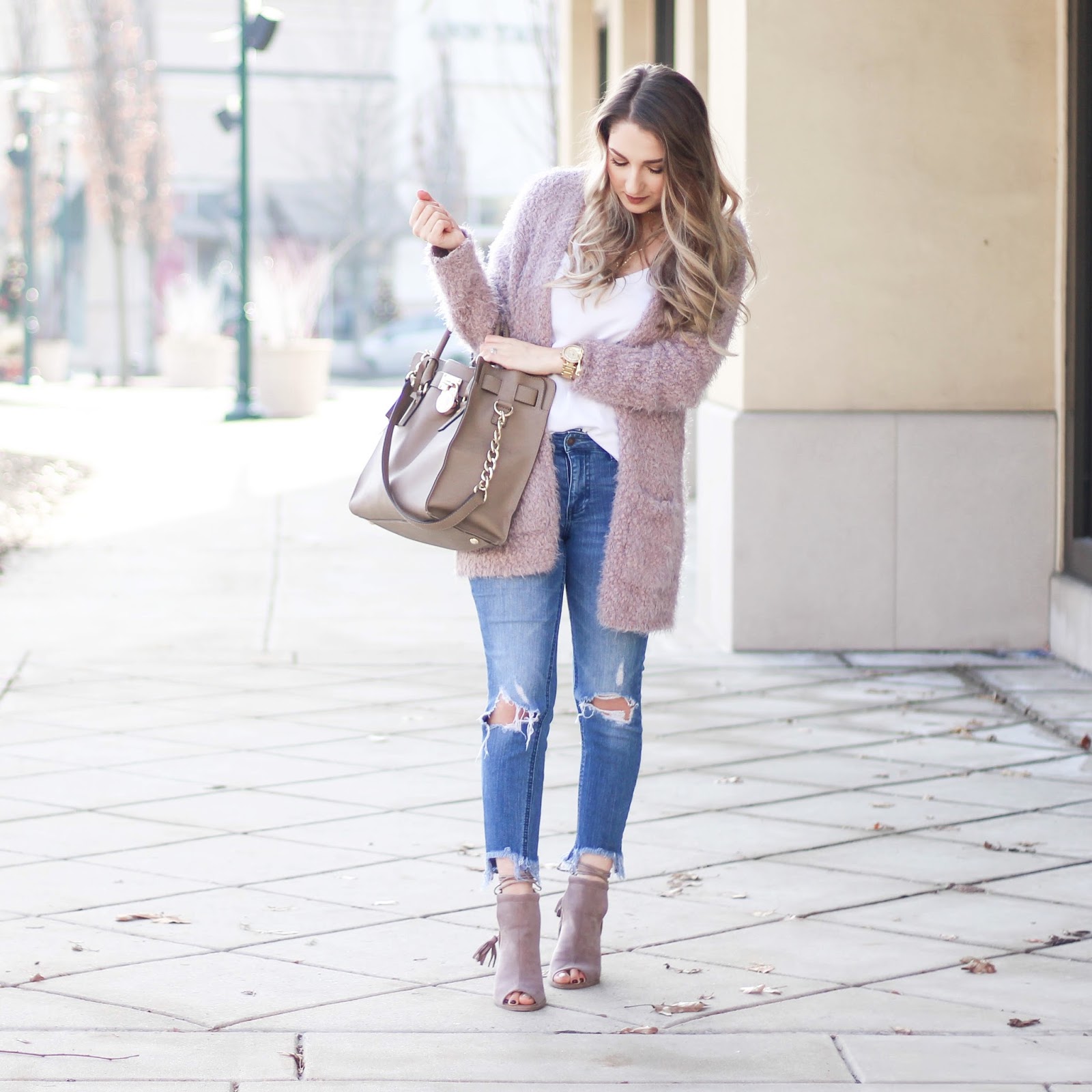 WHITE & BLUSH OUTFIT CRUSH A Classy Fashionista