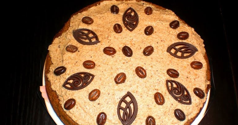 Picknick Mädchen : Orangen-Walnuss-Torte mit Kaffe-Nuss-Creme Picknick Mädchen : Orangen-Walnuss-Torte mit Kaffe-Nuss-Creme