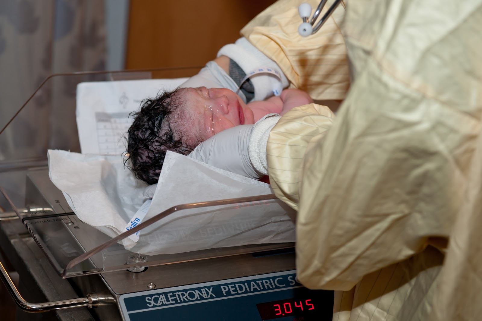 a-womb-4-rent-miracle-at-birth