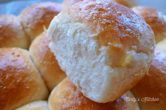 Pineapple Bread Rolls