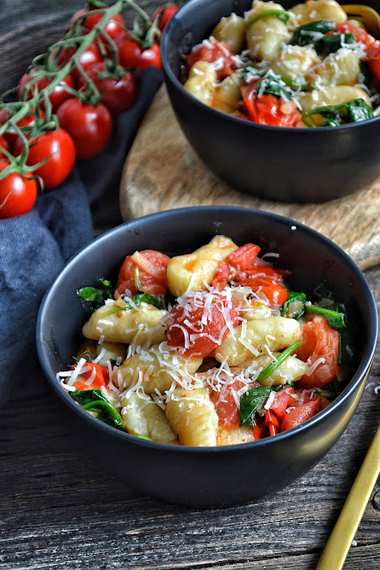 Gnocchi z pomidorkami