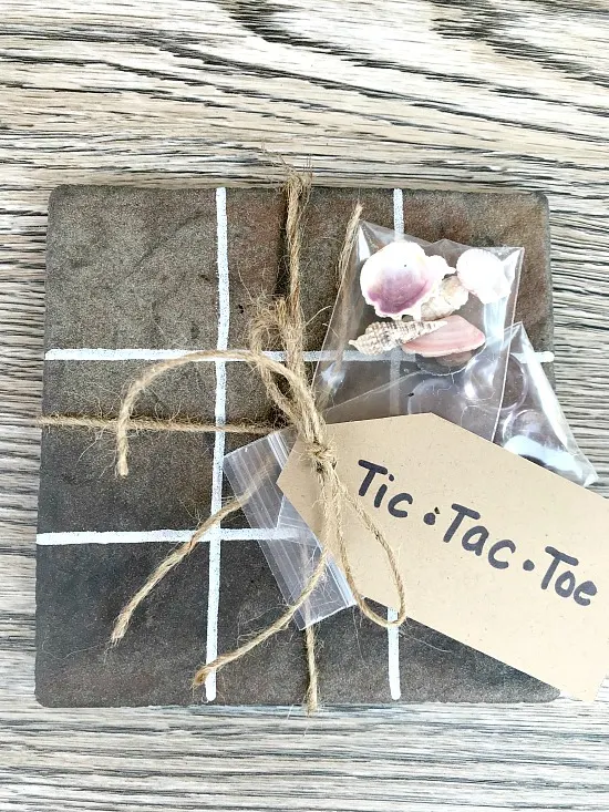 How to make an Easy Summer DIY Tic Tac Toe Game Gift