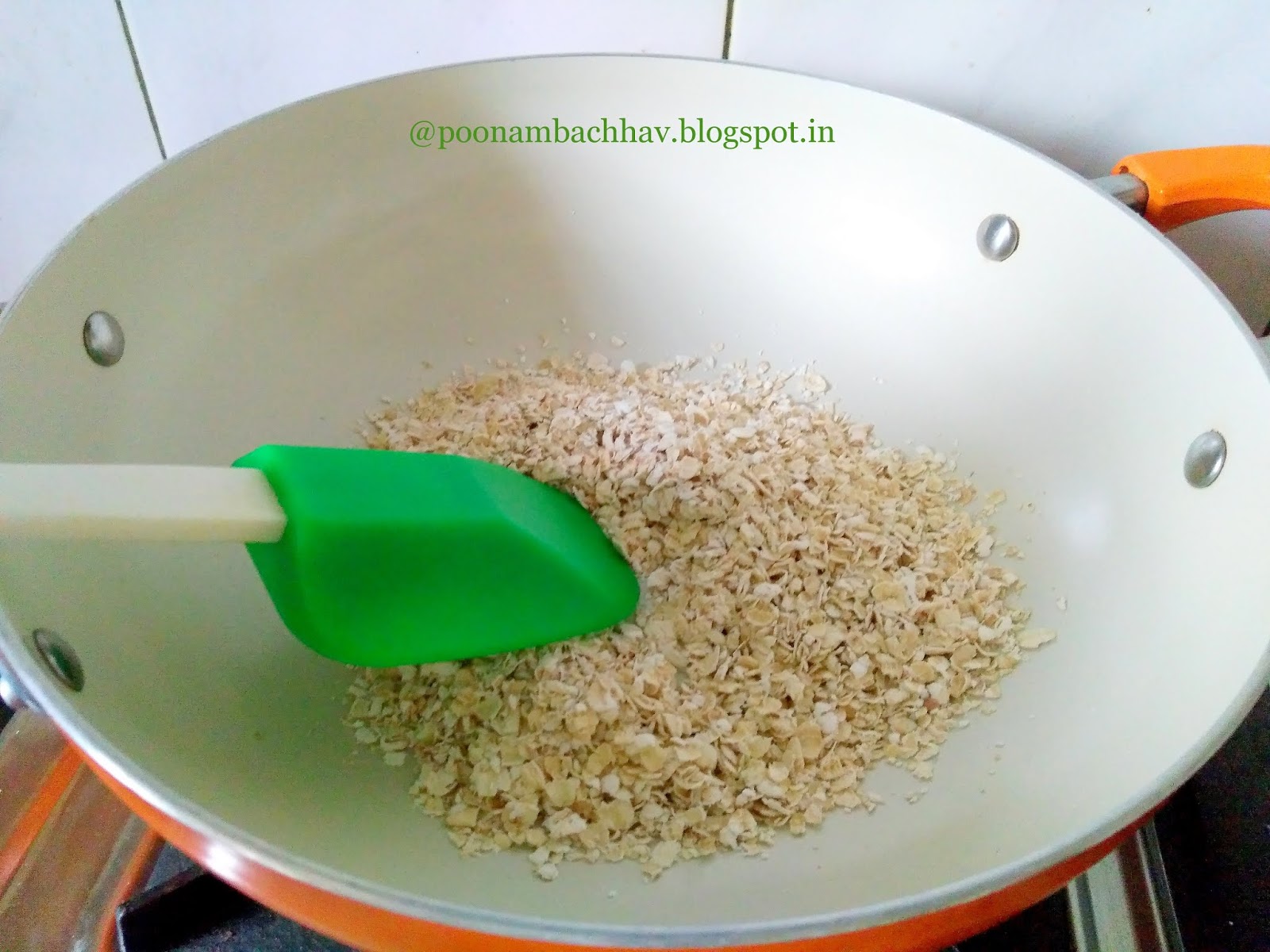 Annapurna Oats and Dalia Idli / Healthy Broken Wheat Oats Snack Recipe