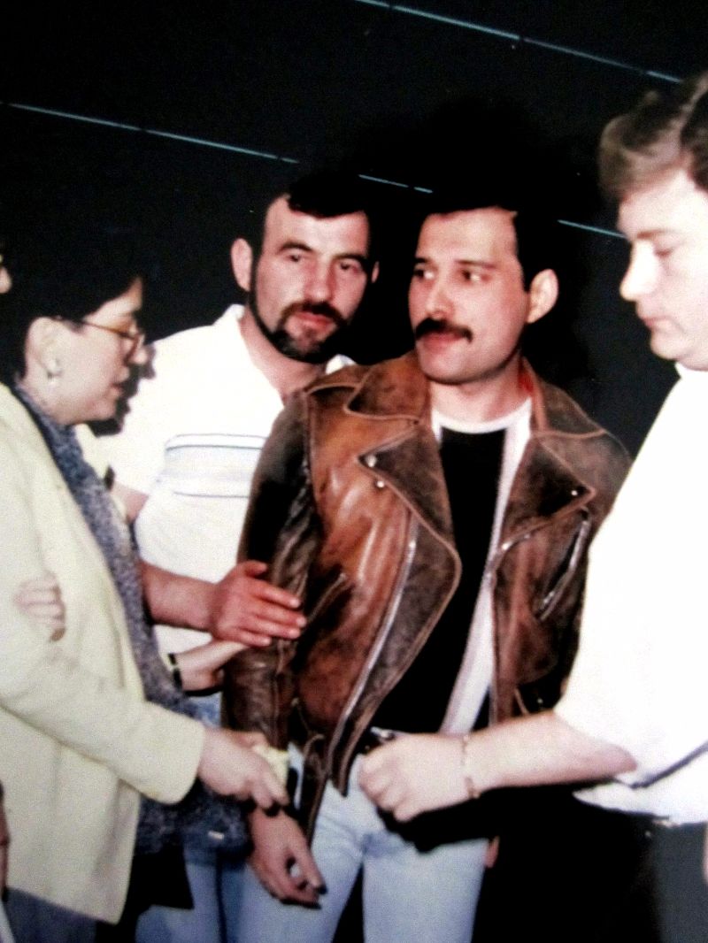18 Candid Photographs of Freddie Mercury With His Boyfriend Jim Hutton