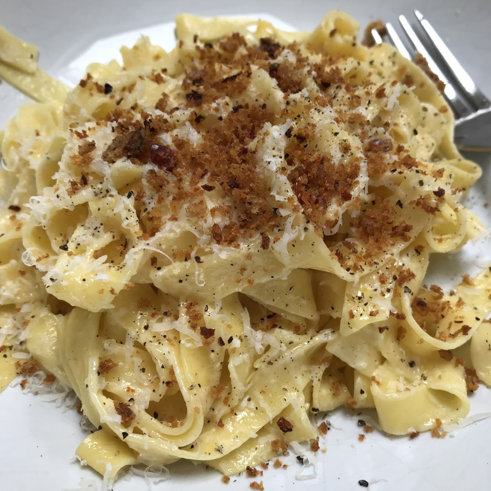 Fresh tagliatelle with lemon, cream and Parmesan