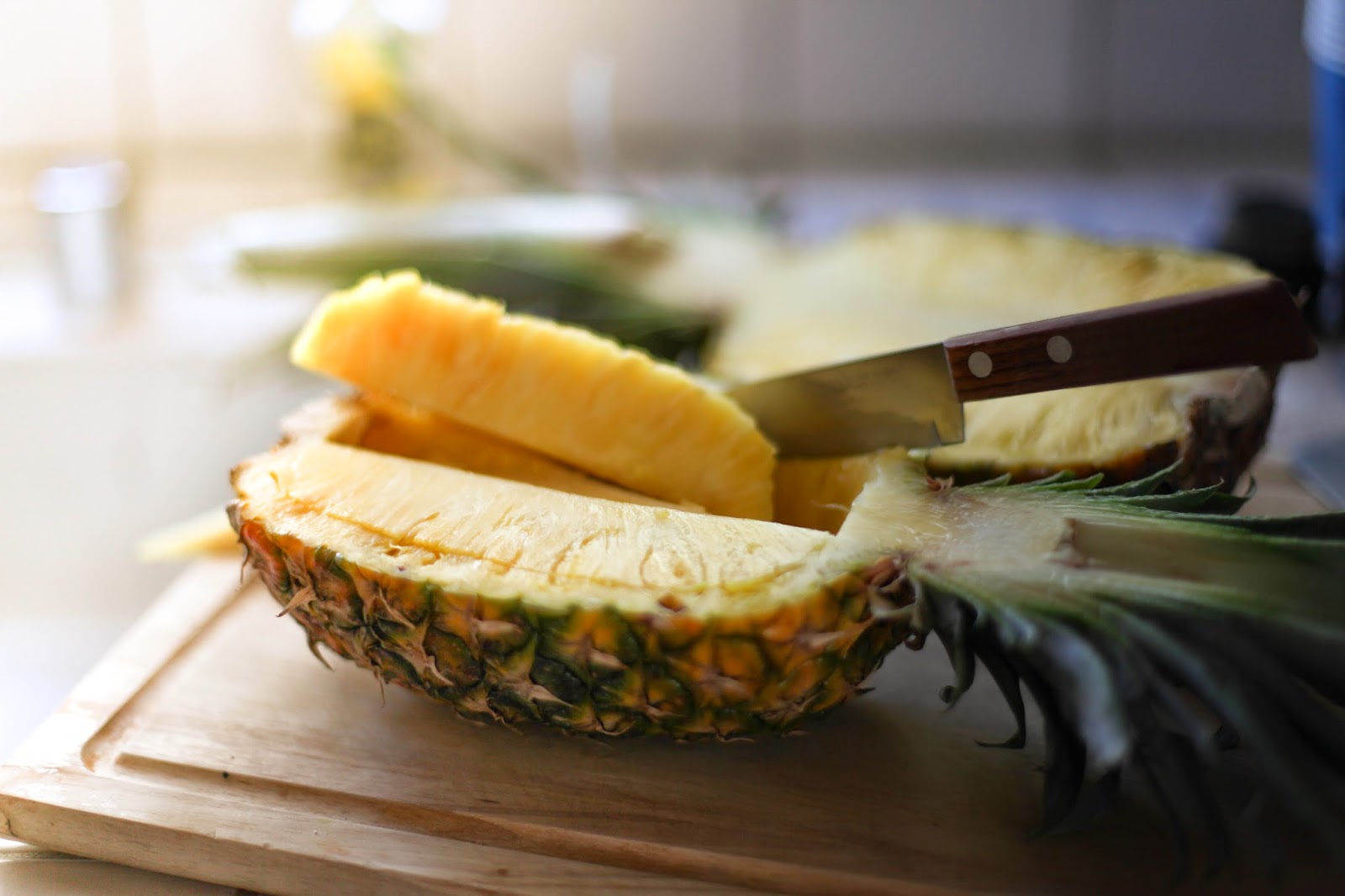 How to Carve a Pineapple Fruit Basket | via Chandara Creative