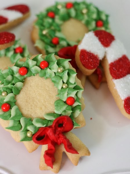 Receta-de-Galletas-de-Corona-de-Navidad-usando-la-punta-352