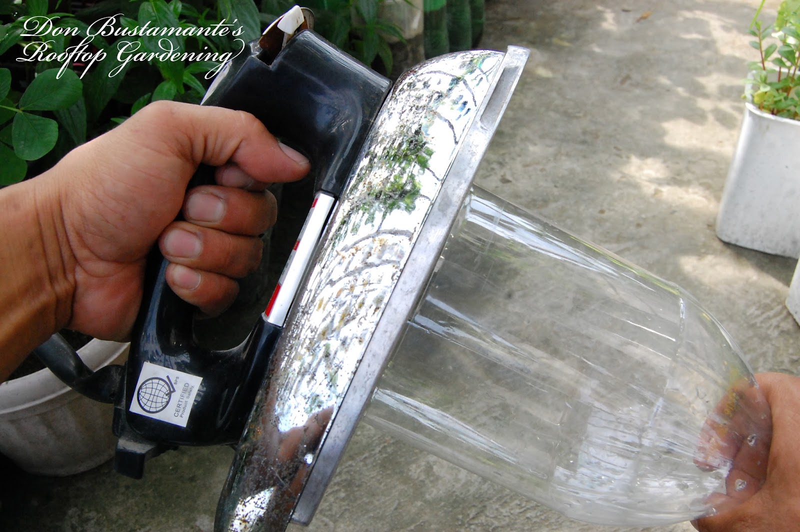 Don Bustamante's Rooftop Garden: How To Make Self Watering Plastic Bottle