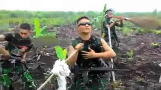 Aksi Kocak TNI Lipsync Lagu Tipe-X 'Salam Rindu'