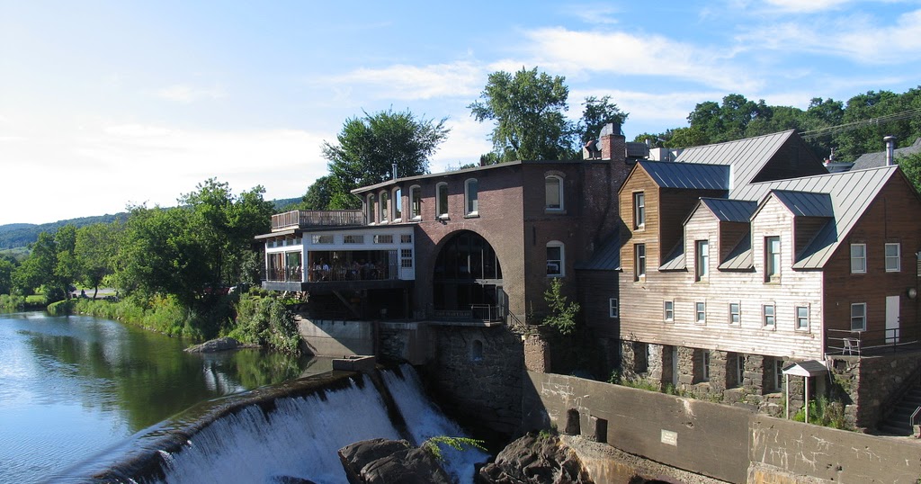 Travel New England Village of Quechee