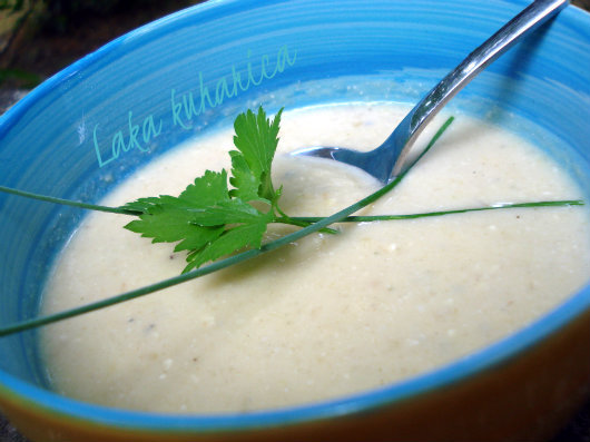 Creamy vegetable soup by Laka kuharica: leeks and chives make this thick and tasty soup different from other creamy vegetable soups.