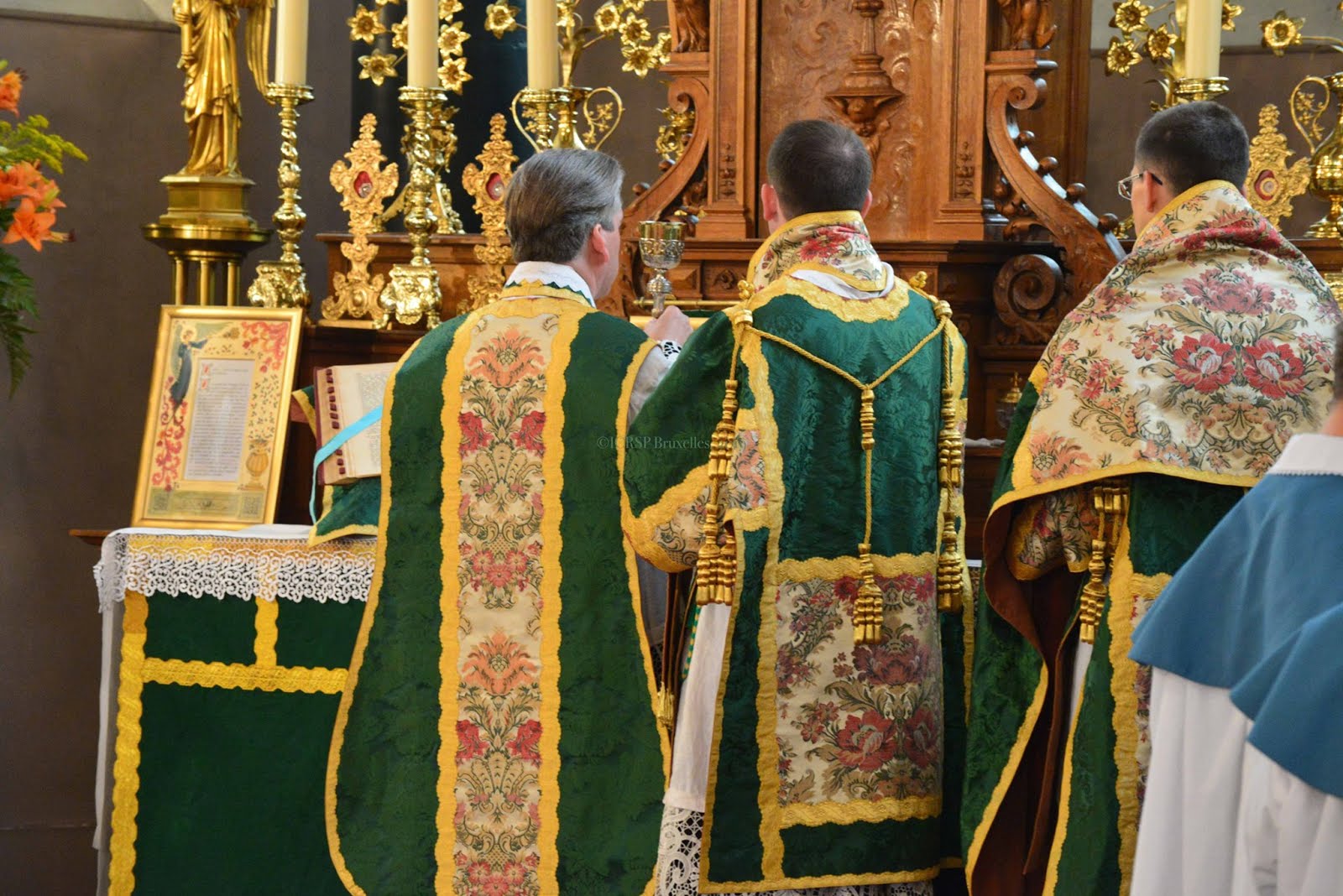 A Spanish Set from Pluriarte Arte Sacro ~ Liturgical Arts Journal