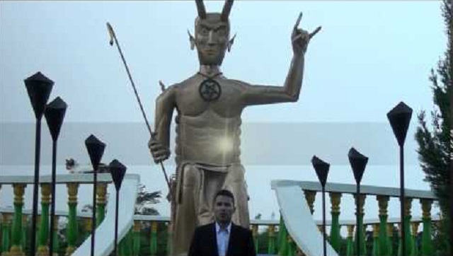 Foto Profil Victor Damian Rozo Pemilik Gereja Lucifer Hebohkan Jagat Maya Foto Profil Victor Damian Rozo Pemilik Gereja Lucifer Hebohkan Jagat Maya