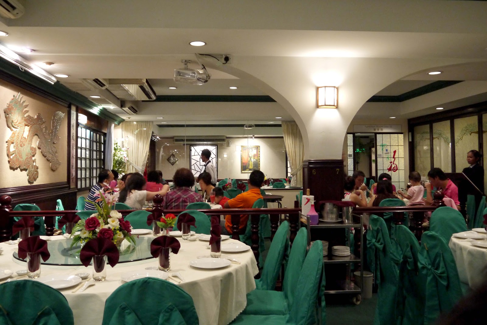 Eating in Kuching 2012 Rock Road Seafood Restaurant