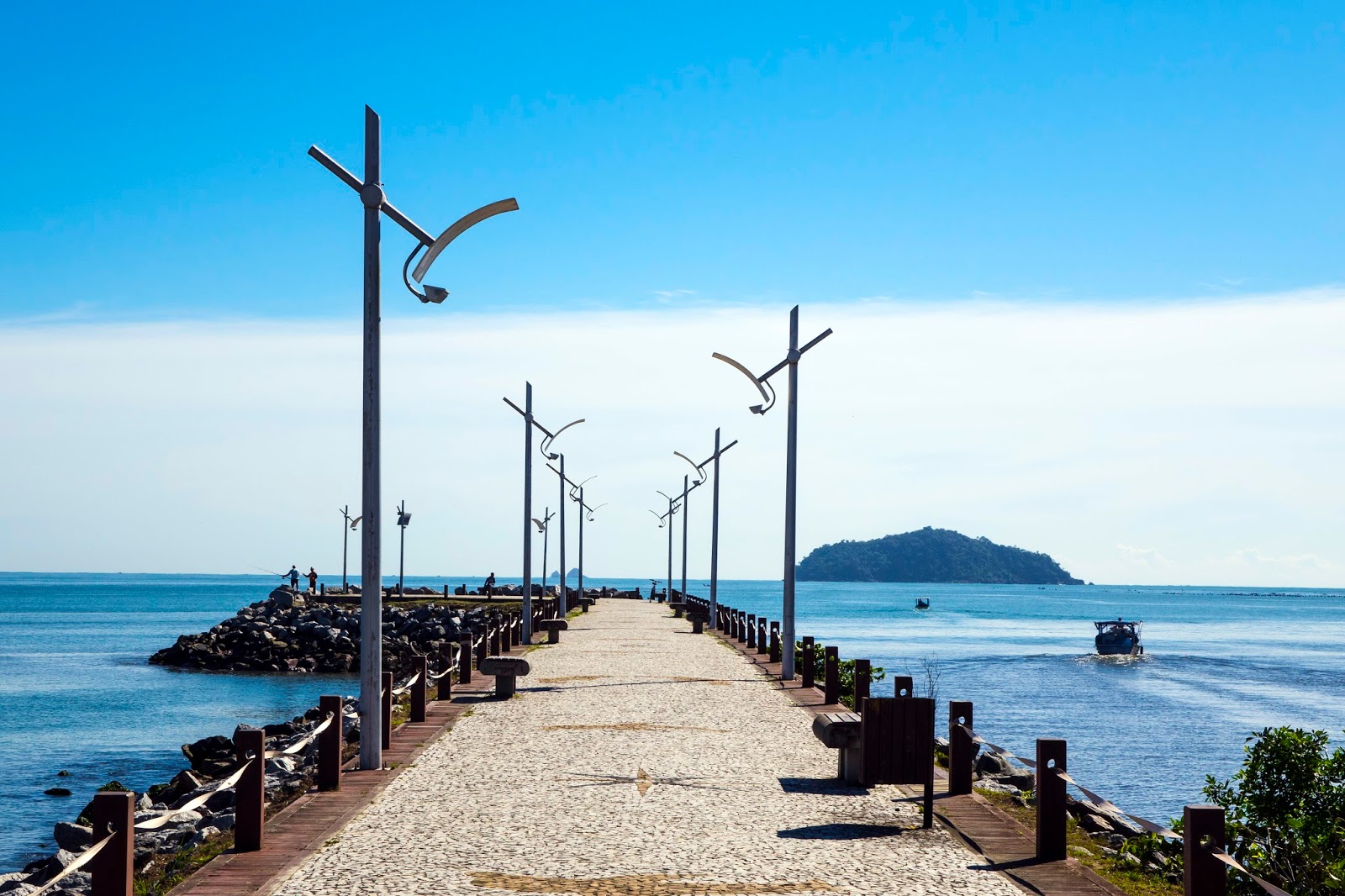 Rotas & Destinos CINCO MOTIVOS PARA ESCOLHER BALNEÁRIO DE PIÇARRAS PARA PASSAR O VERÃO