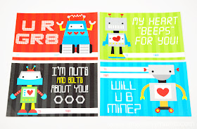 Free Printable Robot Valentines at artsyfartsymama.com #freeprintable #Valentine