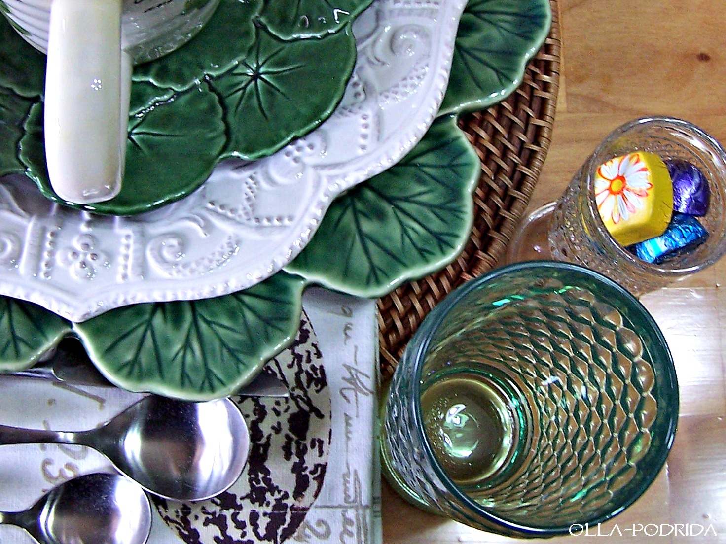 OllaPodrida Cabbage Bunny Tablescape