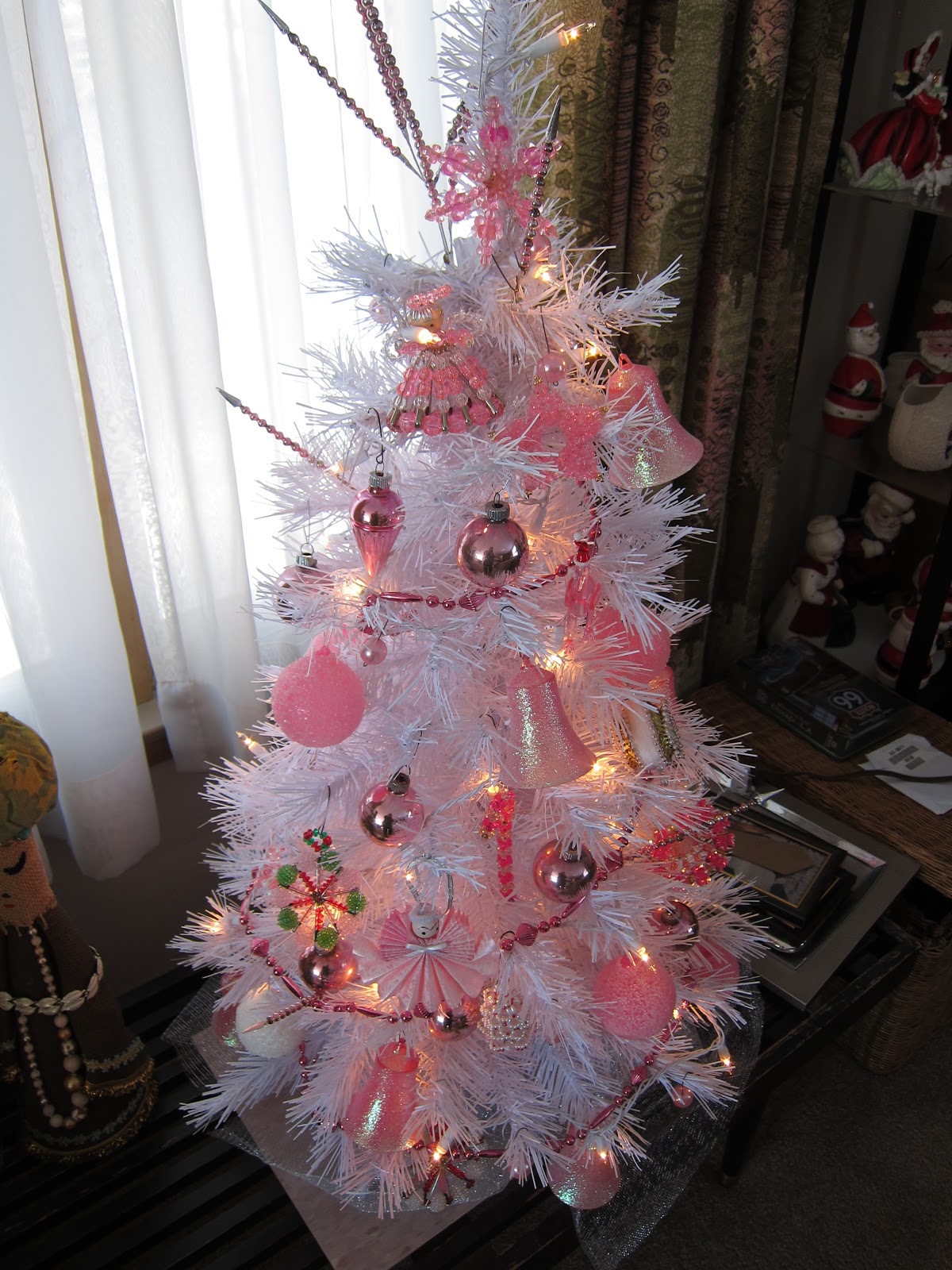 The Vintage Life: A Very Merry Pink Christmas