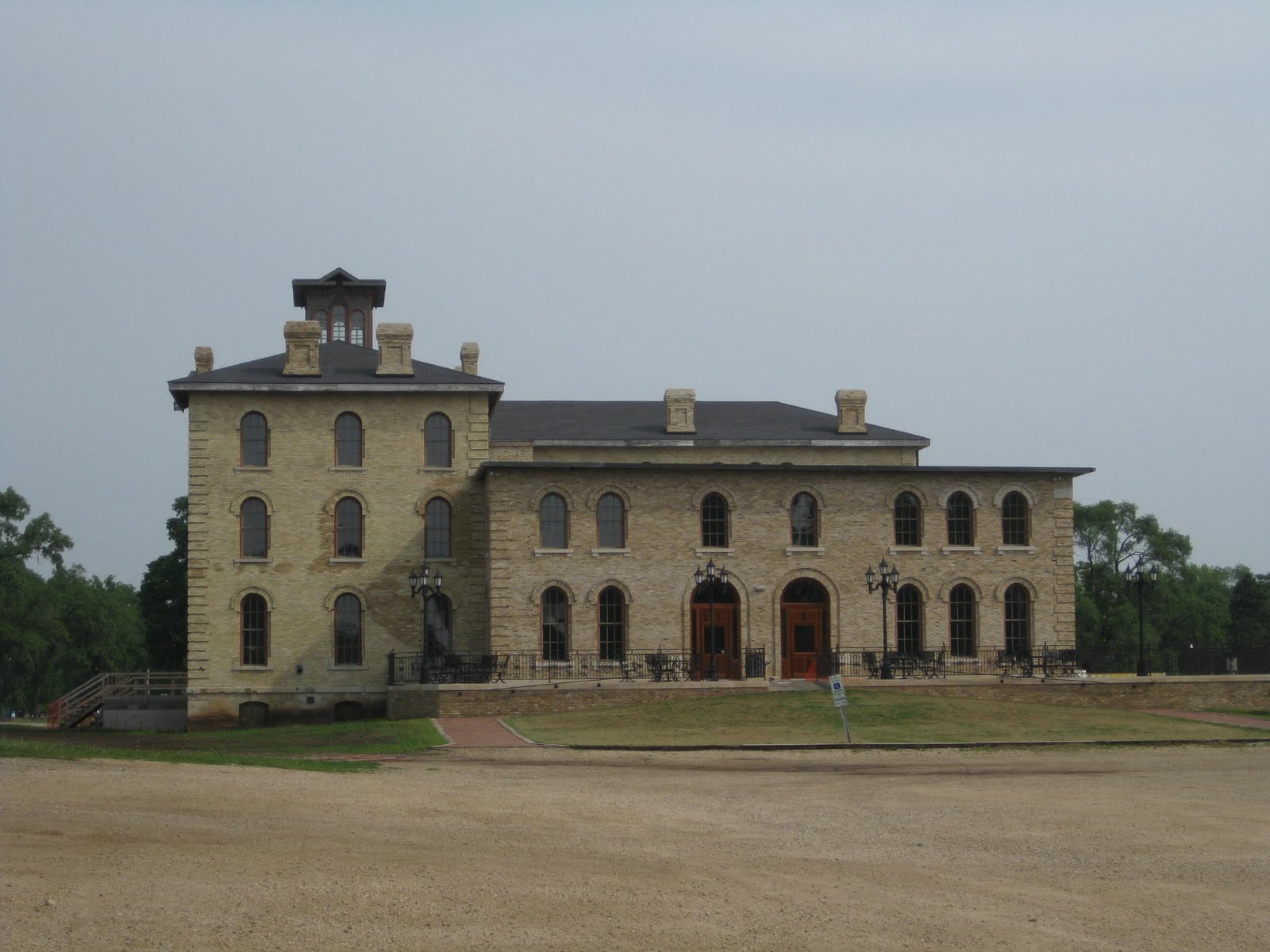 b. honey rendezvous & flea market in prairie du chien, WI