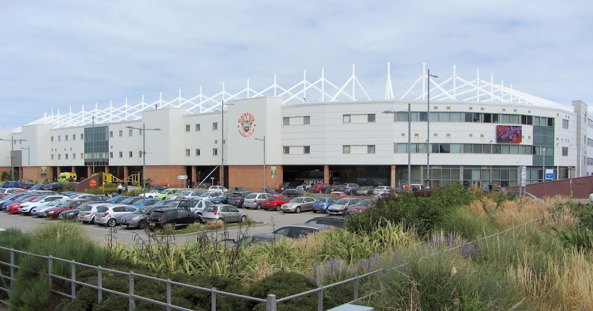 Groundhopper United Ground 129 Bloomfield Road