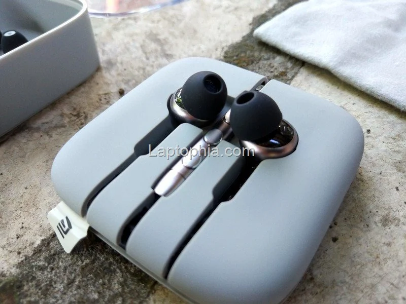 Desain Xiaomi Mi In-Ear Pro HD Triple Driver