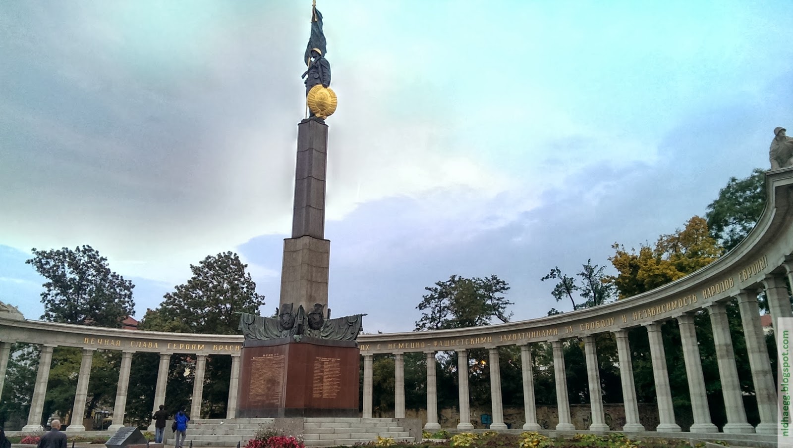 Памятник солдату в вене