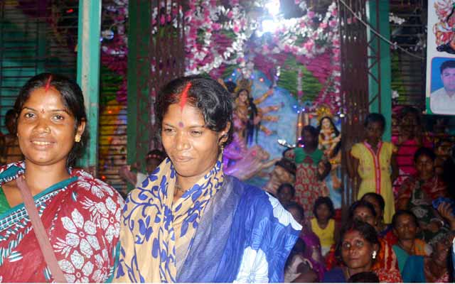 Dhunate women are successful organizers of the Durga festival ধুনটে নারীরাই দূর্গোৎসবের সফল আয়োজক