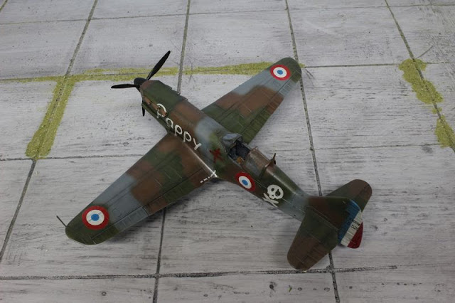Dewoitine D.520 Warthunder Maquette Tamiya du Dewoitine D.520 Warthunder au 1/48.