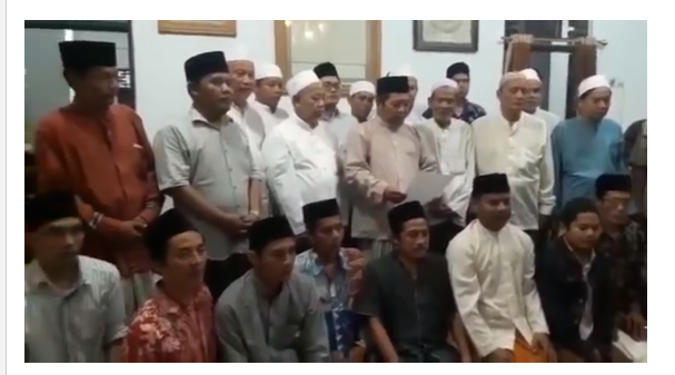 Pesantren Babakan Ciwaringin Cirebon Ingatkan agar tak Terprovokasi Gerakan Politik atasnama Bela Tauhid Pesantren Babakan Ciwaringin Cirebon Ingatkan agar tak Terprovokasi Gerakan Politik atasnama Bela Tauhid