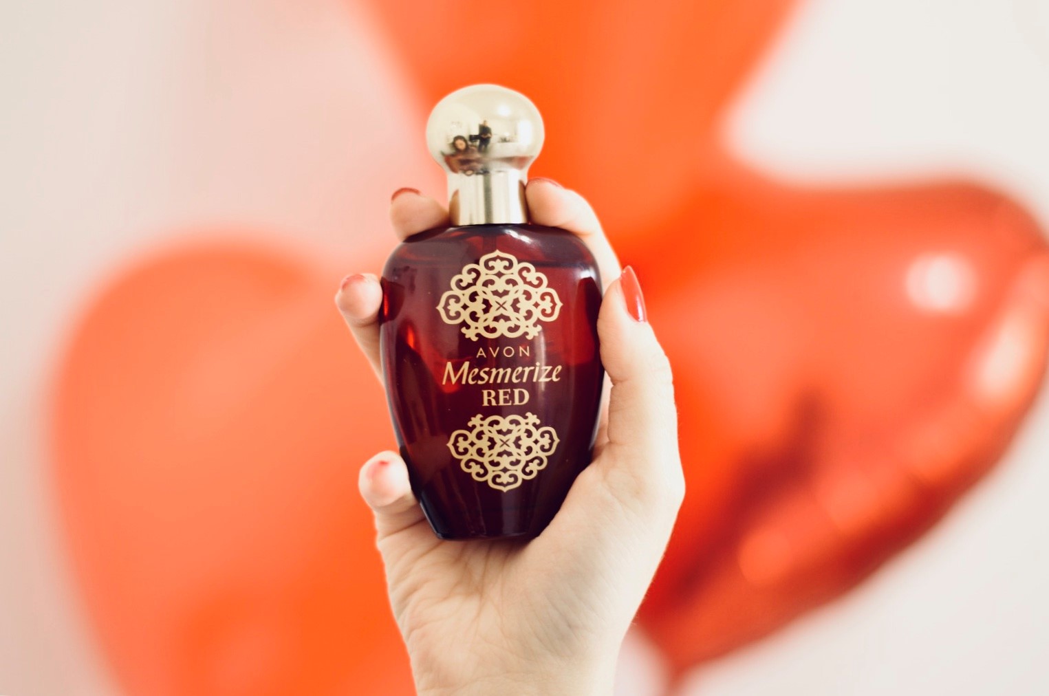 MESMERIZE RED: LA FRAGRANZA AVON DA REGALARE A CHI AMATE