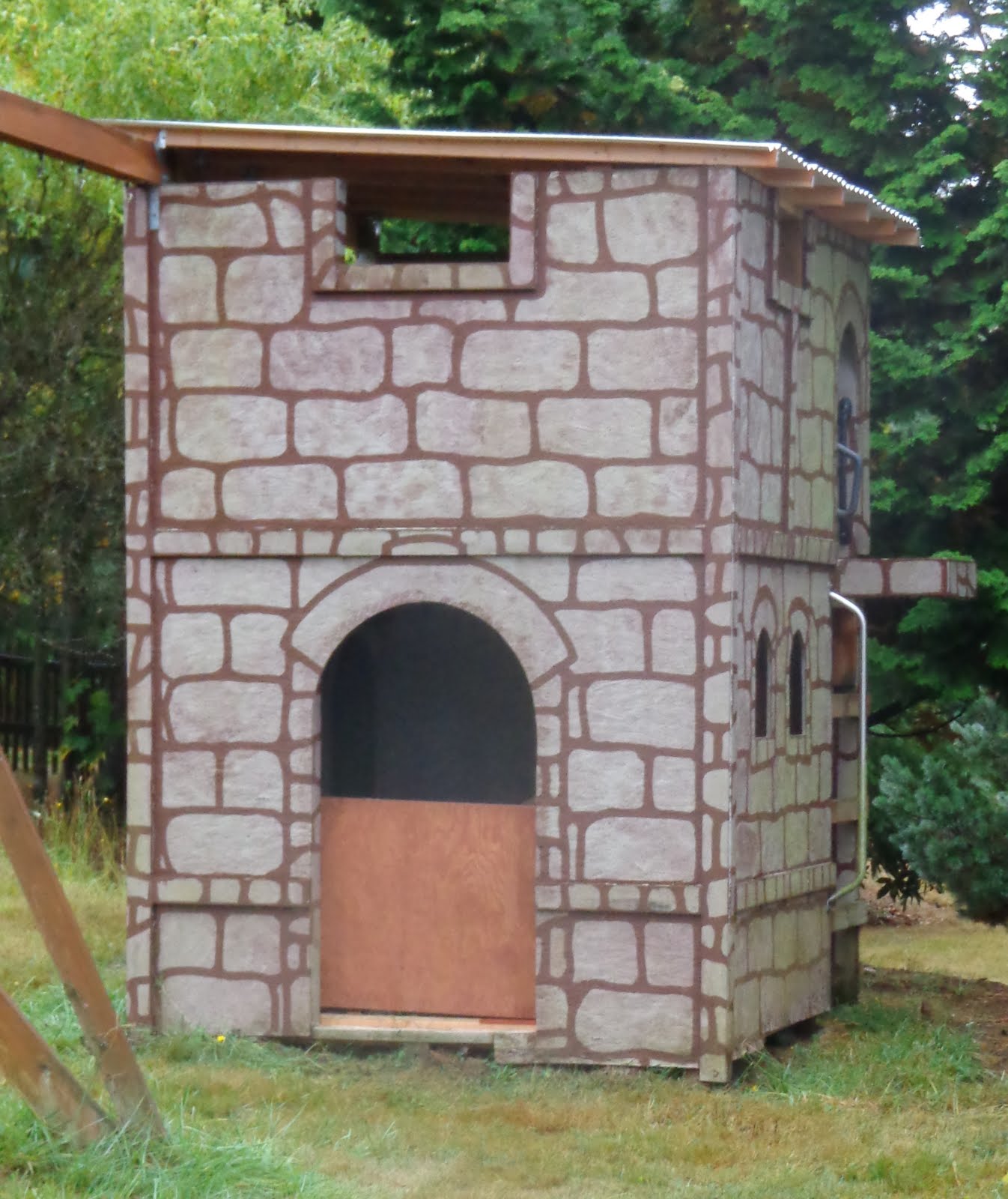 Daniel's Pacific NW Garden New Chicken House