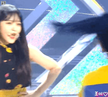 오늘 인기가요 레드벨벳 컴백무대 솔직히 보고가셔야함.gif | 인스티즈