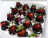 CHOCOLATE GANACHE CUPCAKES+ STRAWBERRY