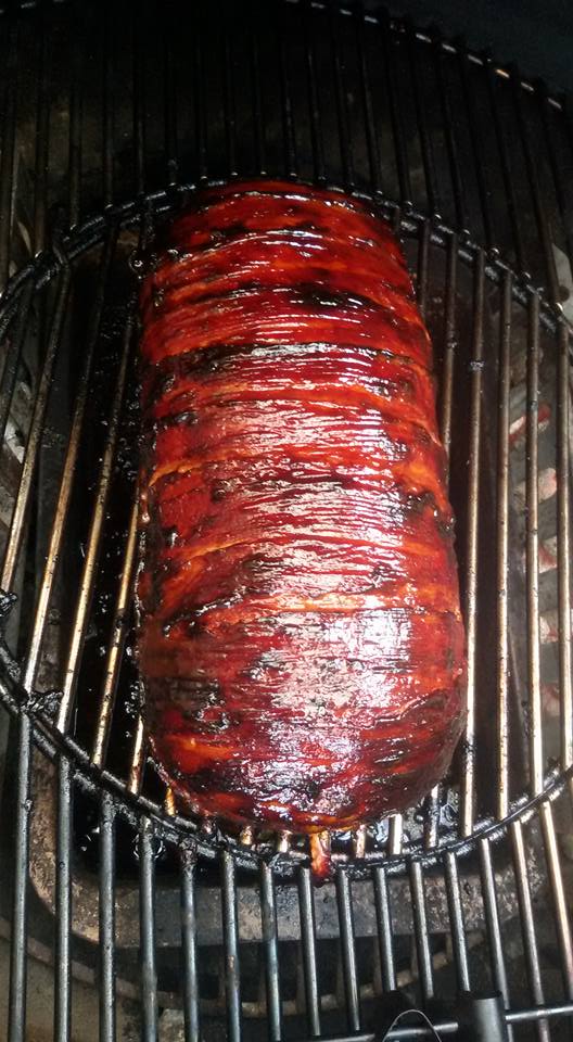 Ollis Grillabenteuer Bacon Bomb gefüllt mit Pulled Pork und Cheddar