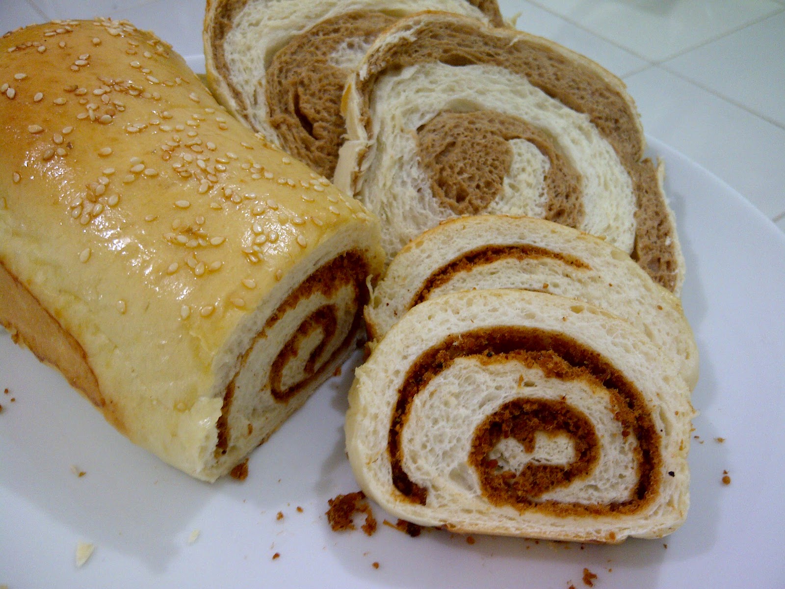 iyang�s Roti Tawar Gulung Abon dan Coklat iyang�s Roti Tawar Gulung Abon dan Coklat