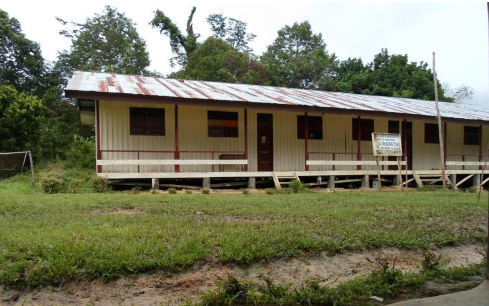 Teluk Bintuni, Papua Barat SD Yensei Teluk Bintuni Papua Barat dalam project perpustakaan Book for Mountain