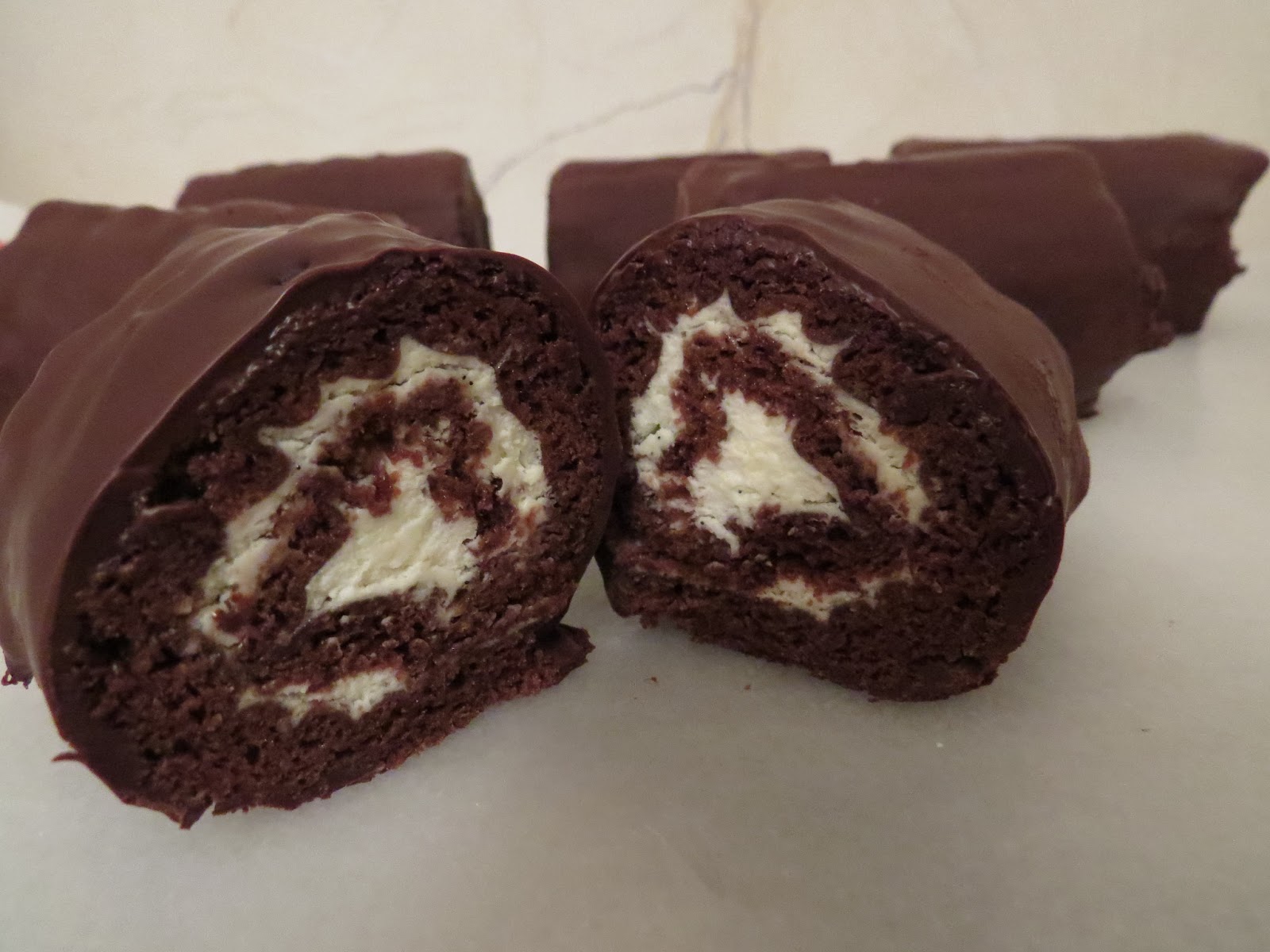 Ho Hos Vs Swiss Rolls