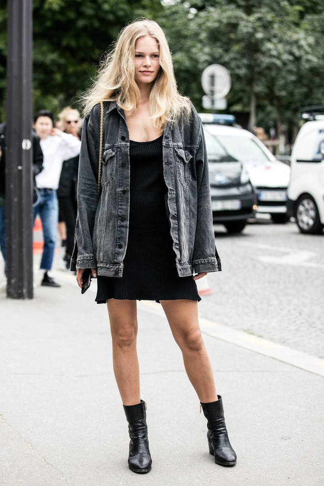 Street Style: Anna Ewers Does Casual Grunge Style