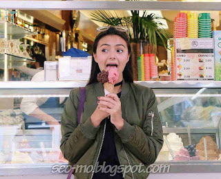 Foto Lucu Amanda Rawles Makan Es Cream Foto Lucu Amanda Rawles Makan Es Cream