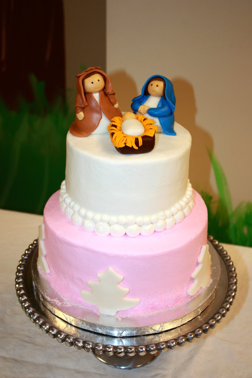 The Layered Cake Nativity scene cake